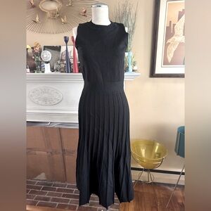 Knit Midi Dress in black size M